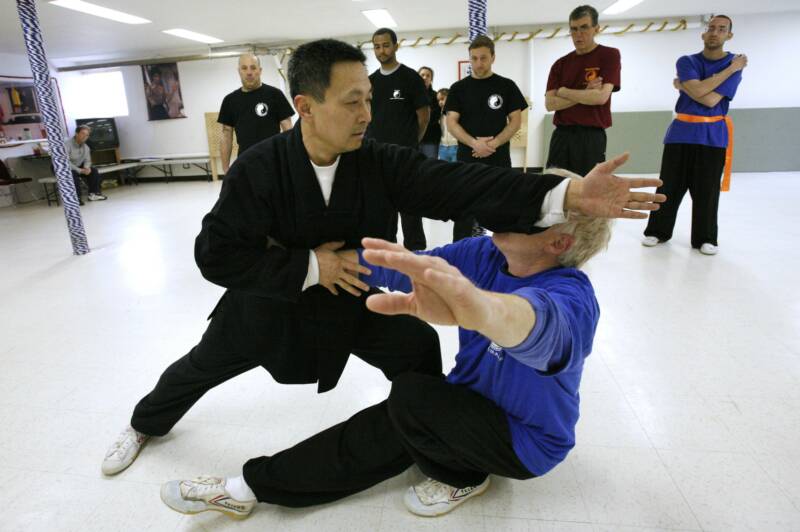 Xinyi-Dao Kung Fu application demonstrated by Grandmaster Li Tai Liang