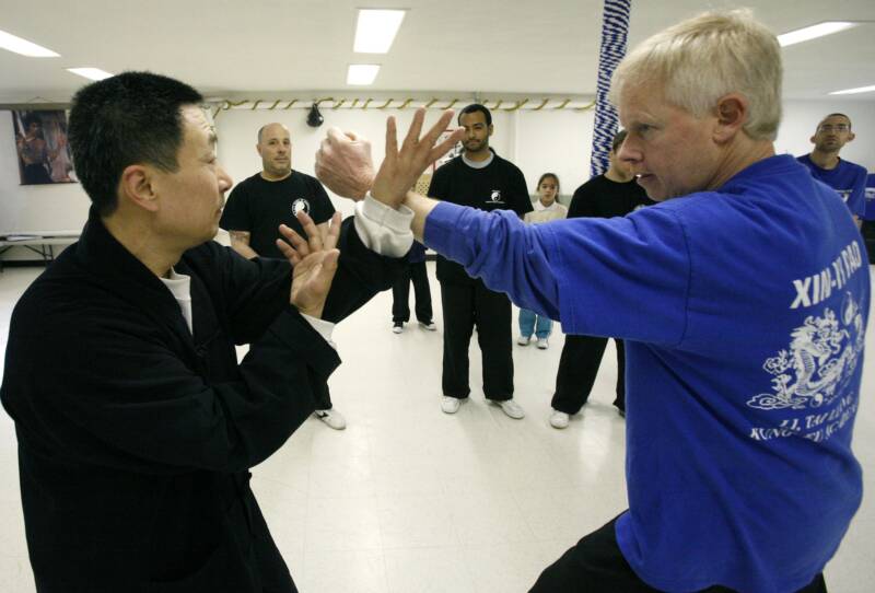 Xinyi-Dao Kung Fu blocking a punch demonstrated by Grandmaster Li Tai Liang